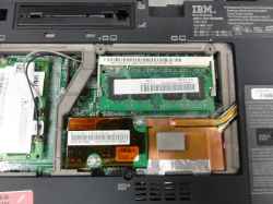 IBM X41 2525-15IのSSD交換の写真